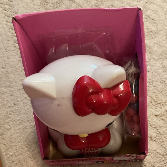 NWT Hello Kitty Gumball machine. - Picture 7 of 7